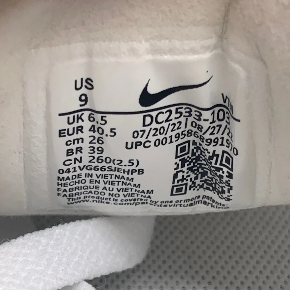 Nike Waffle One White Running Shoes DC2533‑103 Women’s Sz‎ 9